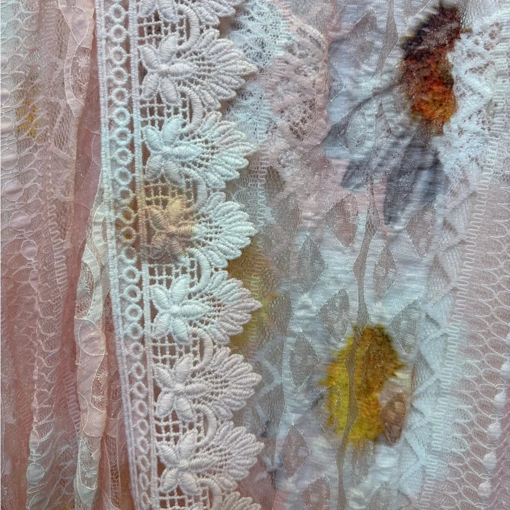 Floral Lace Trim Sleeveless Top - Picture 2 of 4